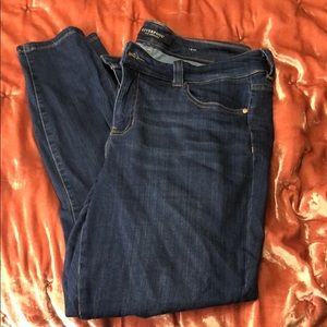 Medium wash skinny jeans